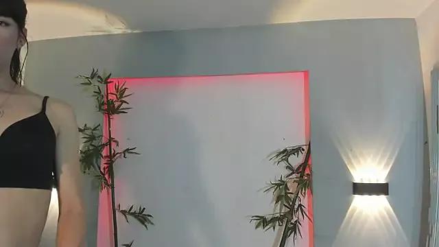 Naaomi_ from StripChat