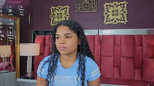 NahiaraReina webcams show profile image 