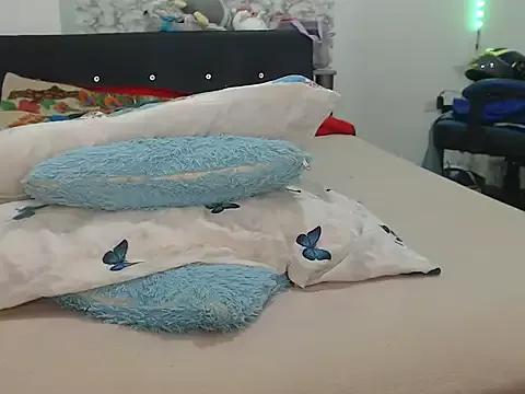 nahomibeckers from StripChat is Freechat
