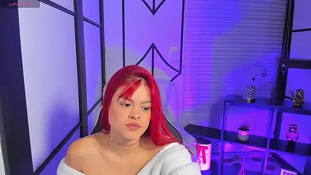 NahomiRichards_ from StripChat is Freechat