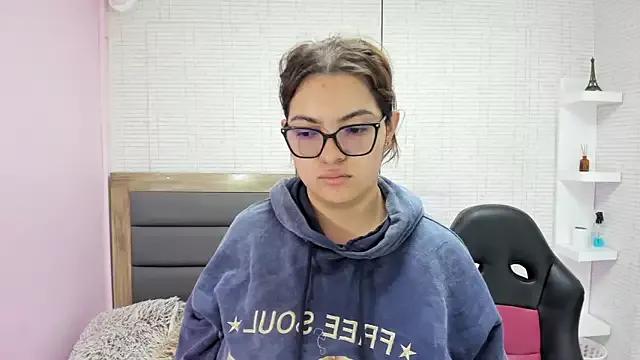 NAHOMIROSSE from StripChat is Freechat