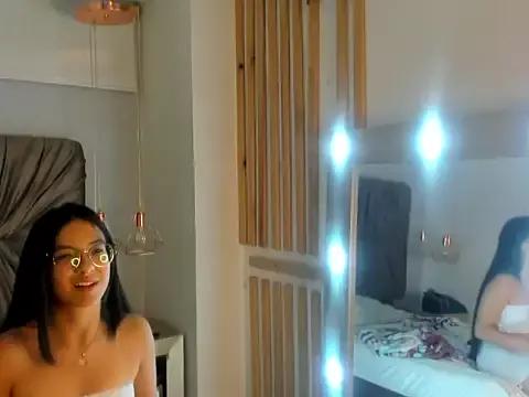 Explore our live girls sluts from our Custom and Multi clubs and checkout exclusive access to highly interactive content, such as shape, hair, titties, pussy type and many more.
