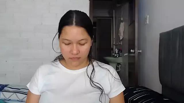 Explore our live girls sluts from our Custom and Multi clubs and checkout exclusive access to highly interactive content, such as shape, hair, titties, pussy type and many more.
