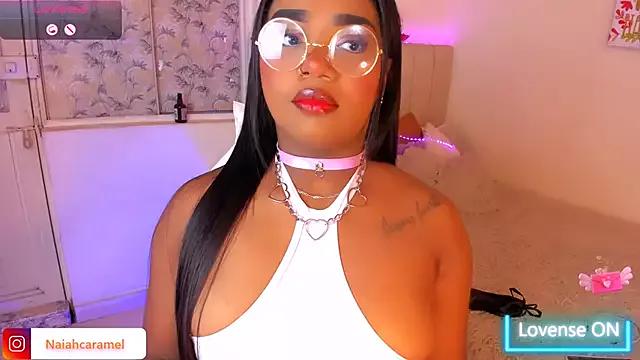 naiahcaramell from StripChat