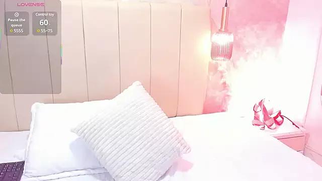 naishaa_ from StripChat is Freechat