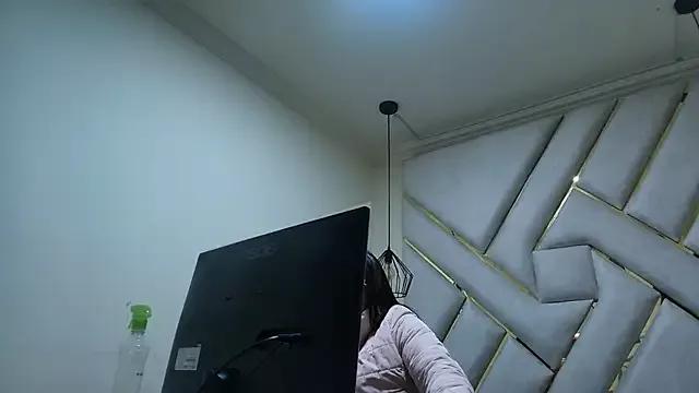 nalalye_cruzz_ from StripChat