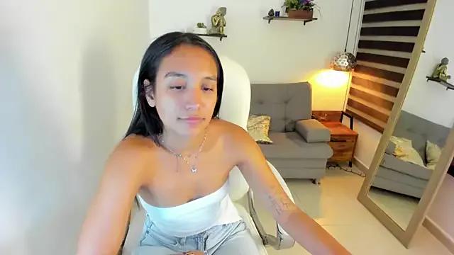 Nanami_19 from StripChat
