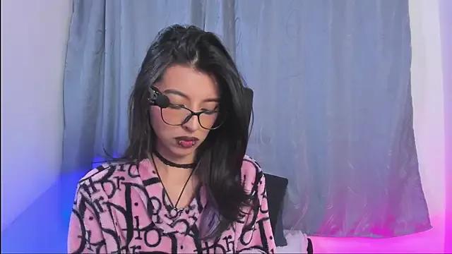 NanaRott from StripChat