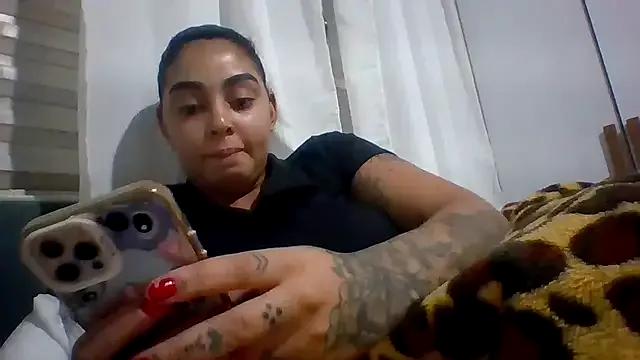Nandinha777 from StripChat
