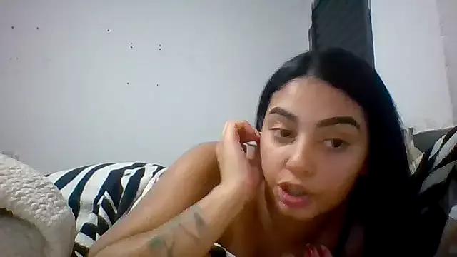 Nandinha777 from StripChat