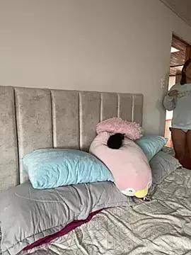 Explore our live girls sluts from our Custom and Multi clubs and checkout exclusive access to highly interactive content, such as shape, hair, titties, pussy type and many more.