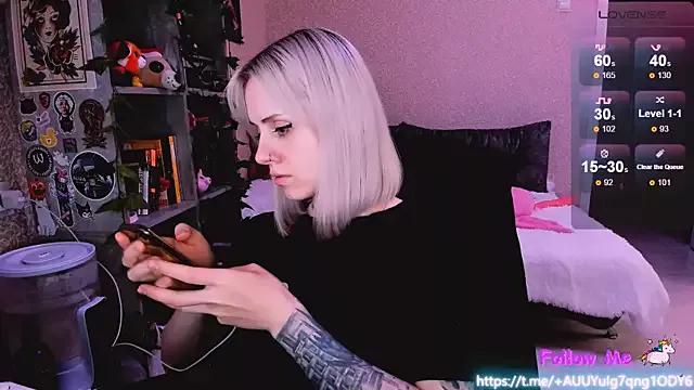 NaniMoore from StripChat