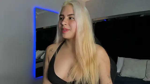 Explore our live girls sluts from our Custom and Multi clubs and checkout exclusive access to highly interactive content, such as shape, hair, titties, pussy type and many more.