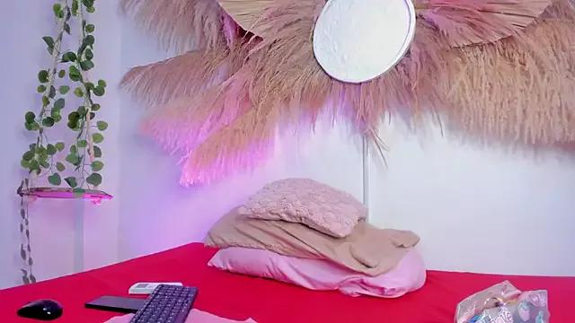 Explore our live girls sluts from our Custom and Multi clubs and checkout exclusive access to highly interactive content, such as shape, hair, titties, pussy type and many more.