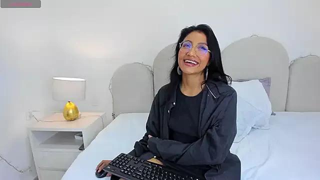 naomiii__ from StripChat is Freechat