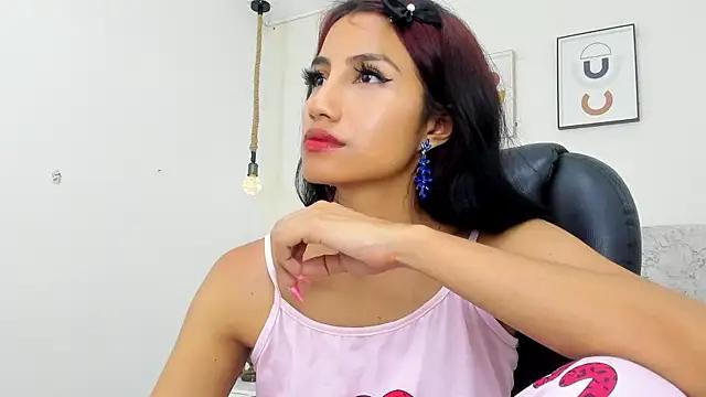 Explore our live girls sluts from our Custom and Multi clubs and checkout exclusive access to highly interactive content, such as shape, hair, titties, pussy type and many more.