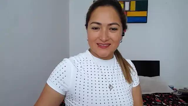 Explore our live girls sluts from our Custom and Multi clubs and checkout exclusive access to highly interactive content, such as shape, hair, titties, pussy type and many more.