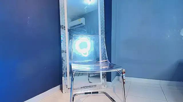 NaomiQueents from StripChat is Freechat