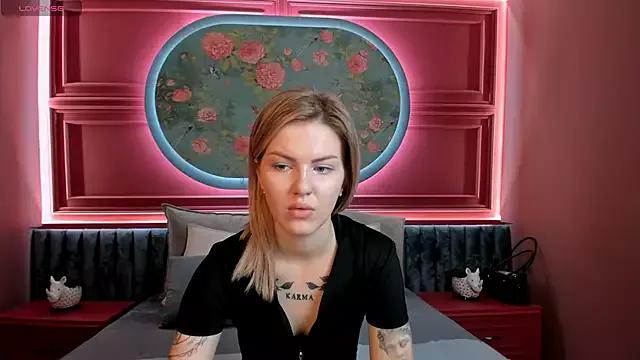 NaomiSol from StripChat is Freechat