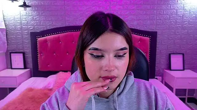 Natalie_loffreda from StripChat is Freechat