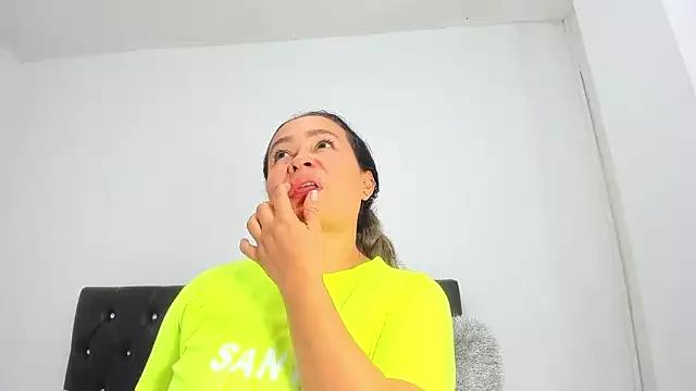 Explore our live girls sluts from our Custom and Multi clubs and checkout exclusive access to highly interactive content, such as shape, hair, titties, pussy type and many more.