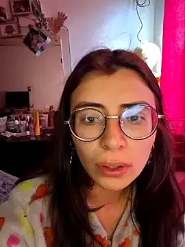 Explore our live girls sluts from our Custom and Multi clubs and checkout exclusive access to highly interactive content, such as shape, hair, titties, pussy type and many more.