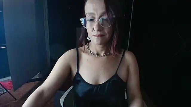 Explore our live girls sluts from our Custom and Multi clubs and checkout exclusive access to highly interactive content, such as shape, hair, titties, pussy type and many more.