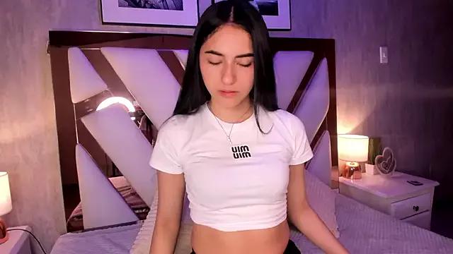 Explore our live girls sluts from our Custom and Multi clubs and checkout exclusive access to highly interactive content, such as shape, hair, titties, pussy type and many more.