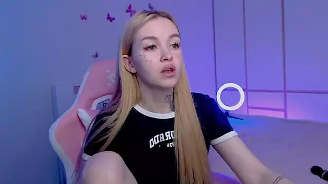 Explore our live girls sluts from our Custom and Multi clubs and checkout exclusive access to highly interactive content, such as shape, hair, titties, pussy type and many more.