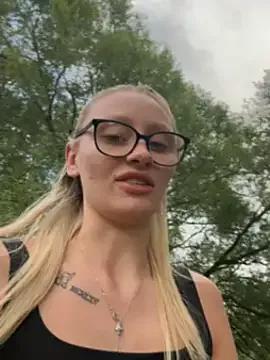 naughtyandnice24 from StripChat is Freechat