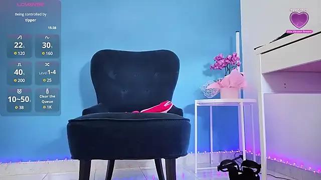 Explore our live girls sluts from our Custom and Multi clubs and checkout exclusive access to highly interactive content, such as shape, hair, titties, pussy type and many more.