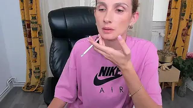Explore our live girls sluts from our Custom and Multi clubs and checkout exclusive access to highly interactive content, such as shape, hair, titties, pussy type and many more.