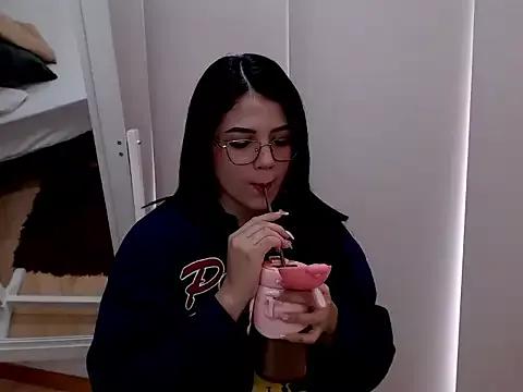 Explore our live girls sluts from our Custom and Multi clubs and checkout exclusive access to highly interactive content, such as shape, hair, titties, pussy type and many more.