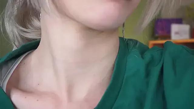NellyCarroll from StripChat