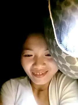 ngan-cute from StripChat is Freechat
