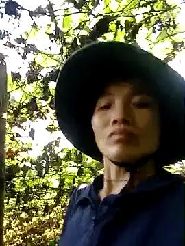 ngan-cute from StripChat is Freechat