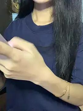 Nhinhi18 from StripChat
