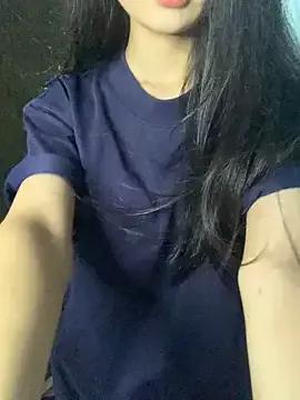 Nhinhi18 from StripChat