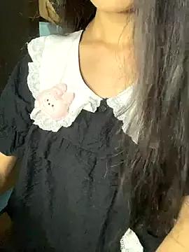 Nhinhi18 from StripChat