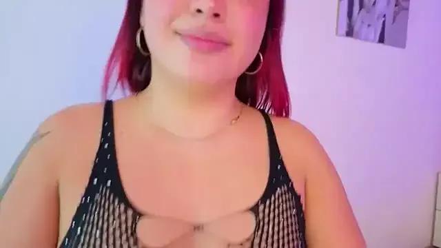 Explore our live girls sluts from our Custom and Multi clubs and checkout exclusive access to highly interactive content, such as shape, hair, titties, pussy type and many more.