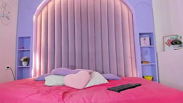 Nickifox__ from StripChat is Freechat