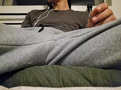 Nicks9inches from StripChat is Freechat