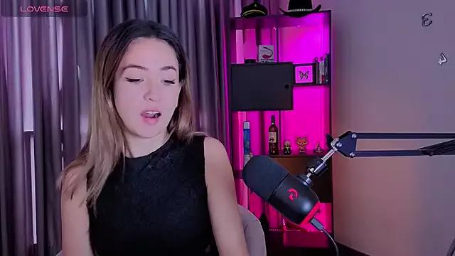 Explore our live girls sluts from our Custom and Multi clubs and checkout exclusive access to highly interactive content, such as shape, hair, titties, pussy type and many more.