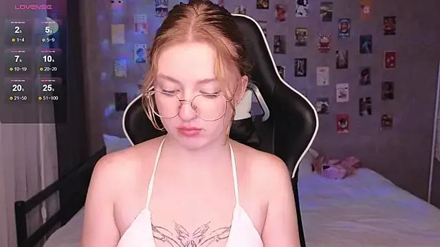 Explore our live girls sluts from our Custom and Multi clubs and checkout exclusive access to highly interactive content, such as shape, hair, titties, pussy type and many more.