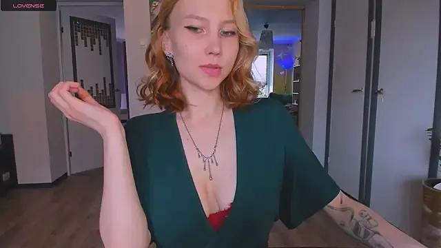 Nicole_matt from StripChat is Freechat