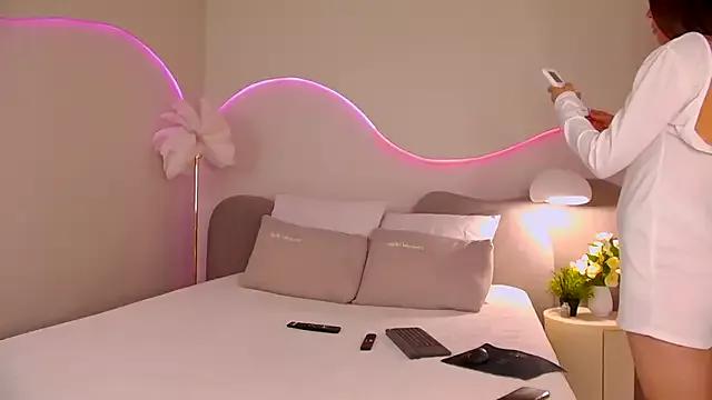 Nicole_Space from StripChat is Freechat