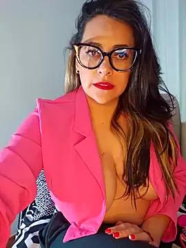 Explore our live girls sluts from our Custom and Multi clubs and checkout exclusive access to highly interactive content, such as shape, hair, titties, pussy type and many more.