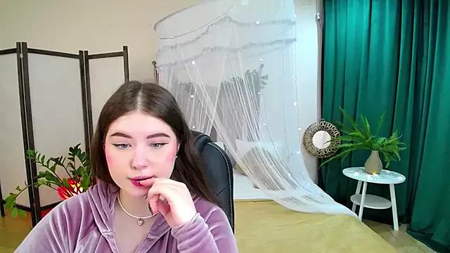 Explore our live girls sluts from our Custom and Multi clubs and checkout exclusive access to highly interactive content, such as shape, hair, titties, pussy type and many more.