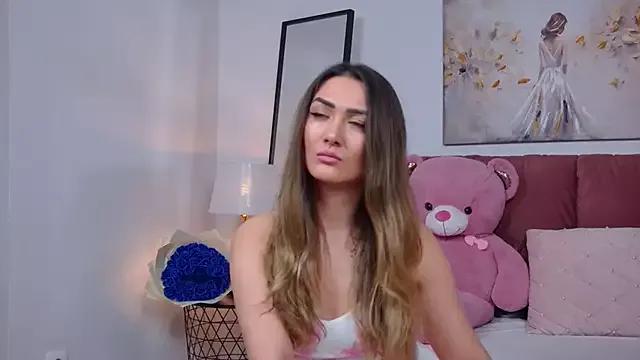 Explore our live girls sluts from our Custom and Multi clubs and checkout exclusive access to highly interactive content, such as shape, hair, titties, pussy type and many more.