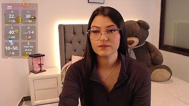 Explore our live girls sluts from our Custom and Multi clubs and checkout exclusive access to highly interactive content, such as shape, hair, titties, pussy type and many more.